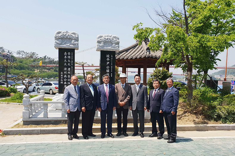 20180501남해군,사적제233호남해충렬사중건자공적비건립제막식열려.jpg