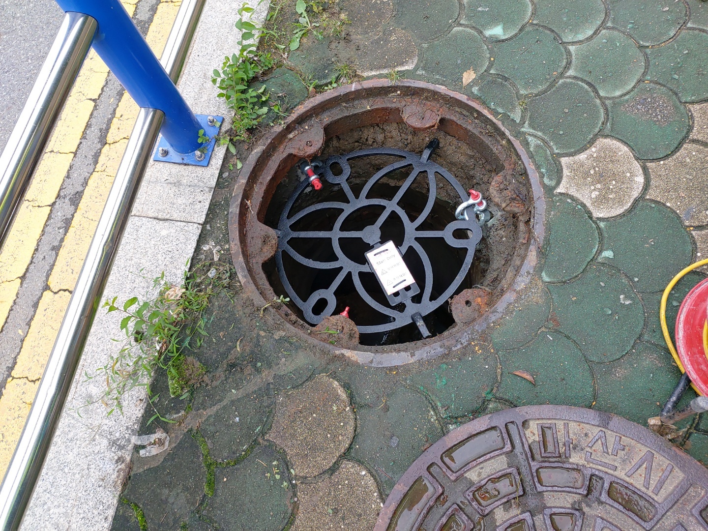 맨홀인명유실방지.jpg