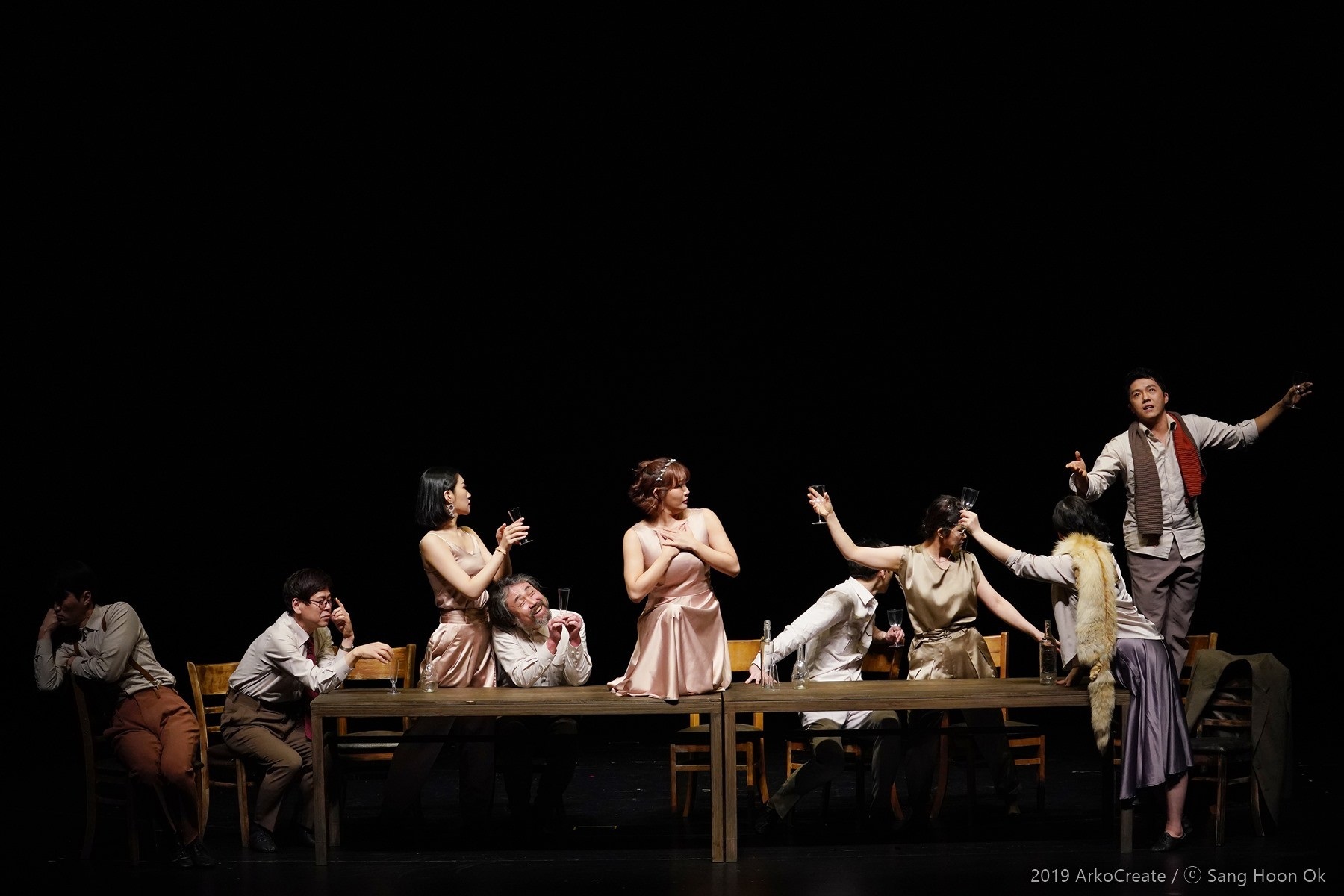 (경남문화예술회관보도자료,230914)연극의자고치는여인공연사진(3).jpg